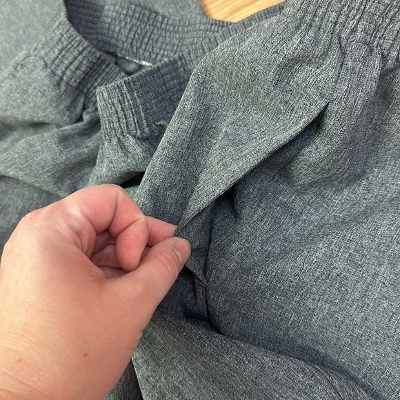 Alia Grey Pants 🩶 - Picture 4 of 5